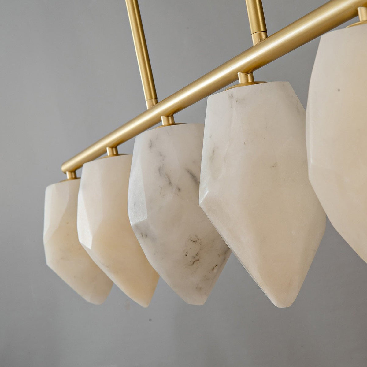 Alabaster Ore Linear Chandelier - Zelno