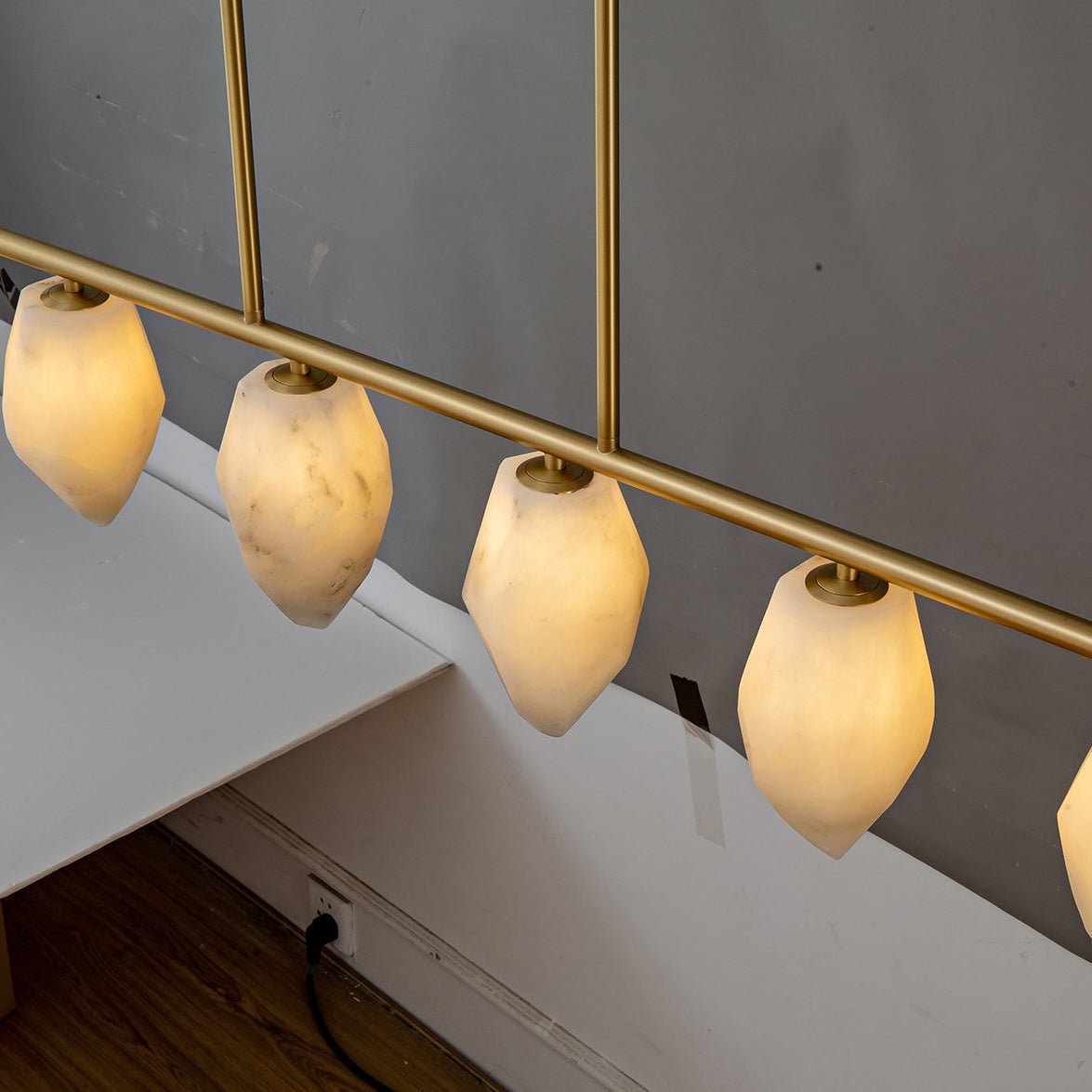 Alabaster Ore Linear Chandelier - Zelno