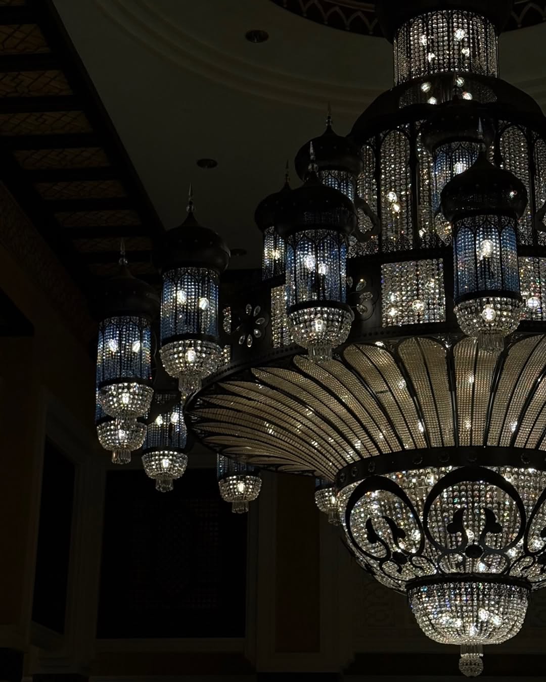 Arabian Nights Ornate Elegance Chandelier for High-ceiling - Zelno Lighting