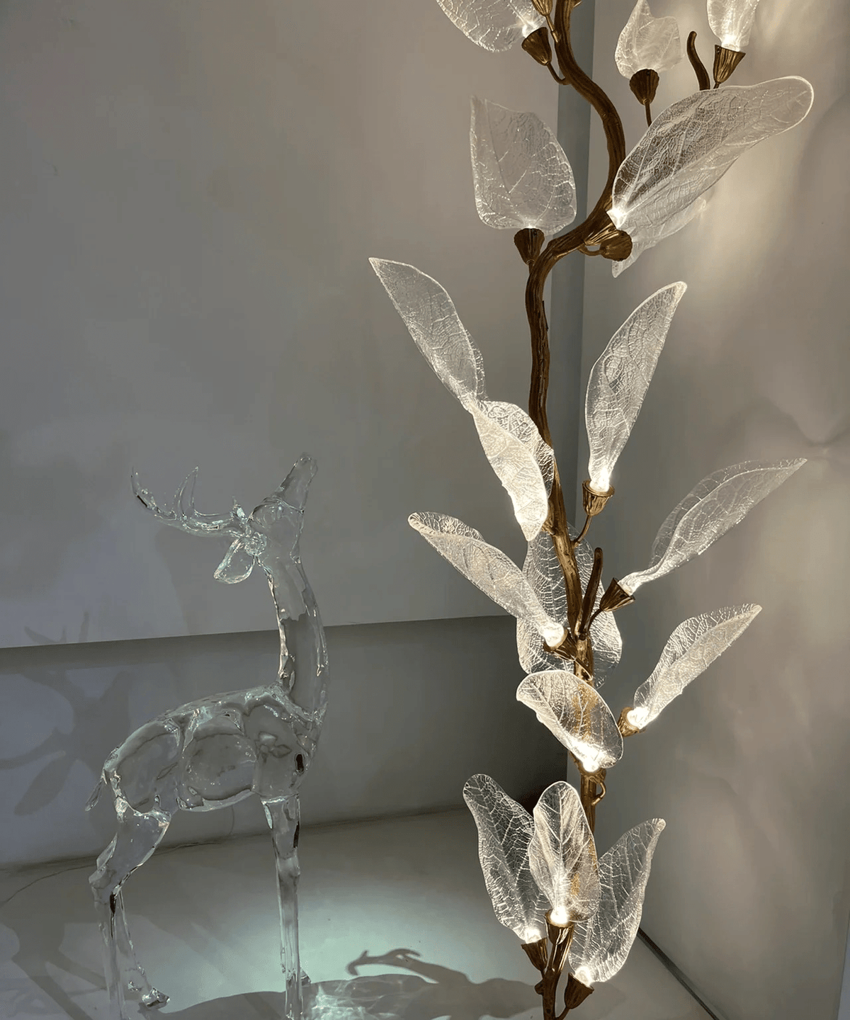 Creative Bionic Resin Leaves Chandelier for Living Room/Dining Room/Staircase - Zelno Lighting