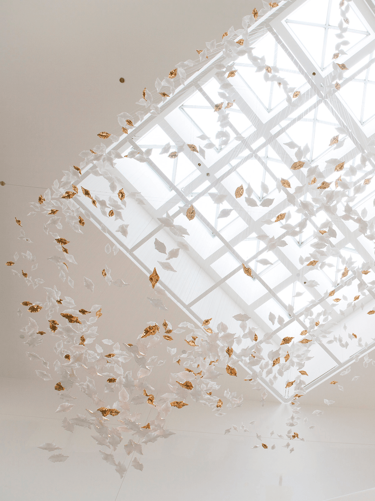 Leaf Twisted Sculptural Customize Chandelier - Zelno Lighting