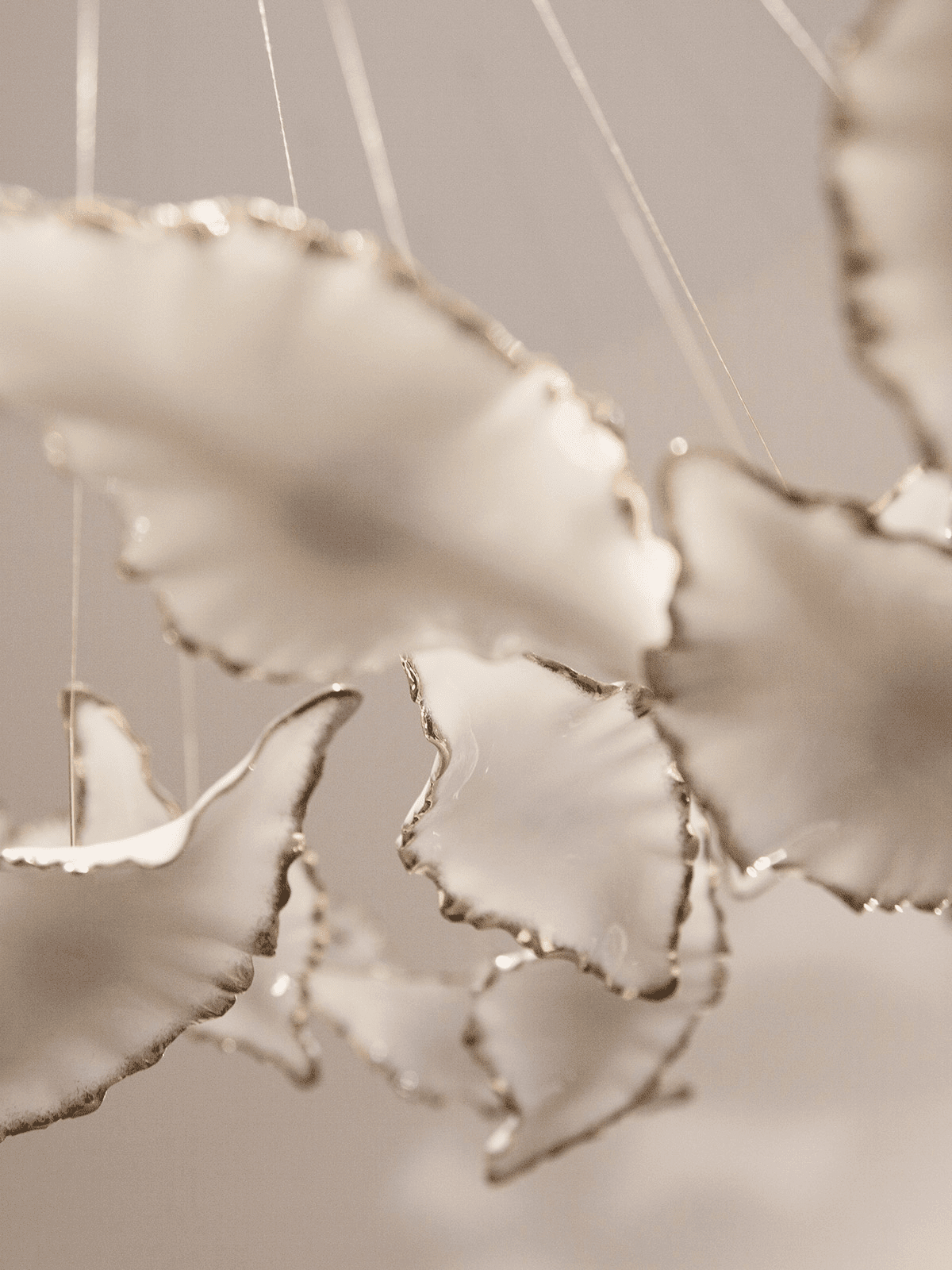 Leaf Twisted Sculptural Customize Chandelier - Zelno Lighting