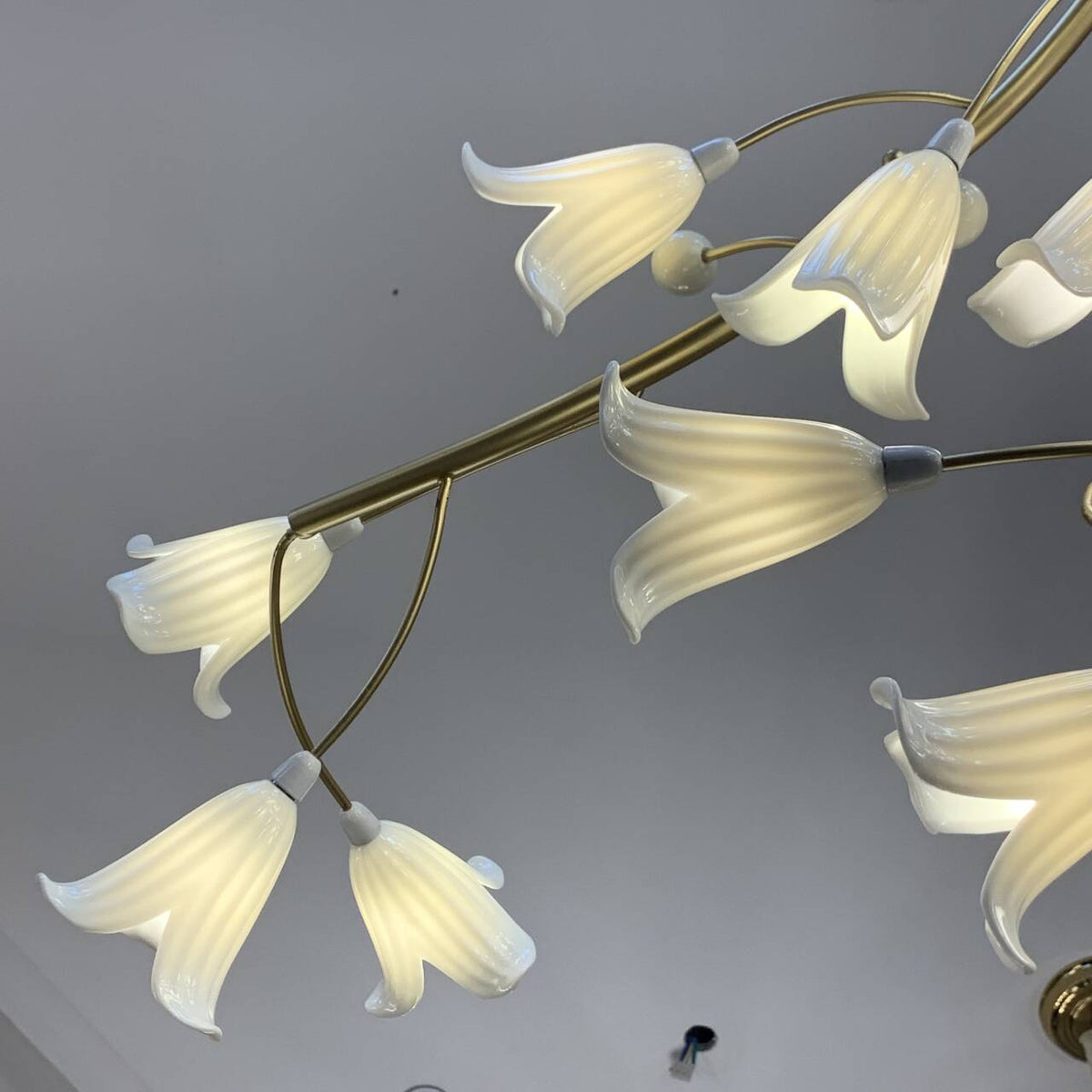 Modern Brass Branch Ceramics Flower Chandelier for Stylish Living Room Hotel and Restaurant - Zelno Lighting