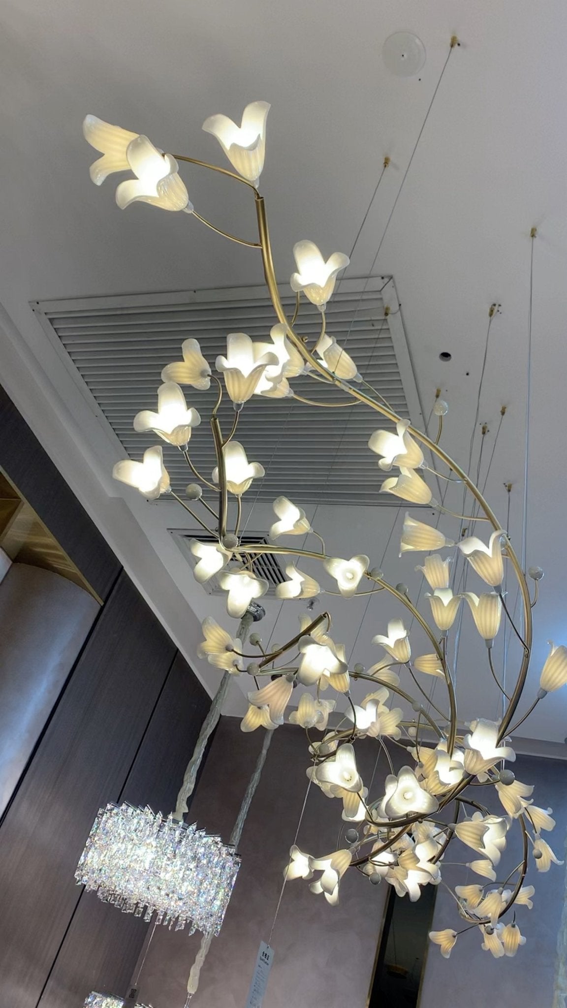 Modern Brass Branch Ceramics Flower Chandelier for Stylish Living Room Hotel and Restaurant - Zelno Lighting