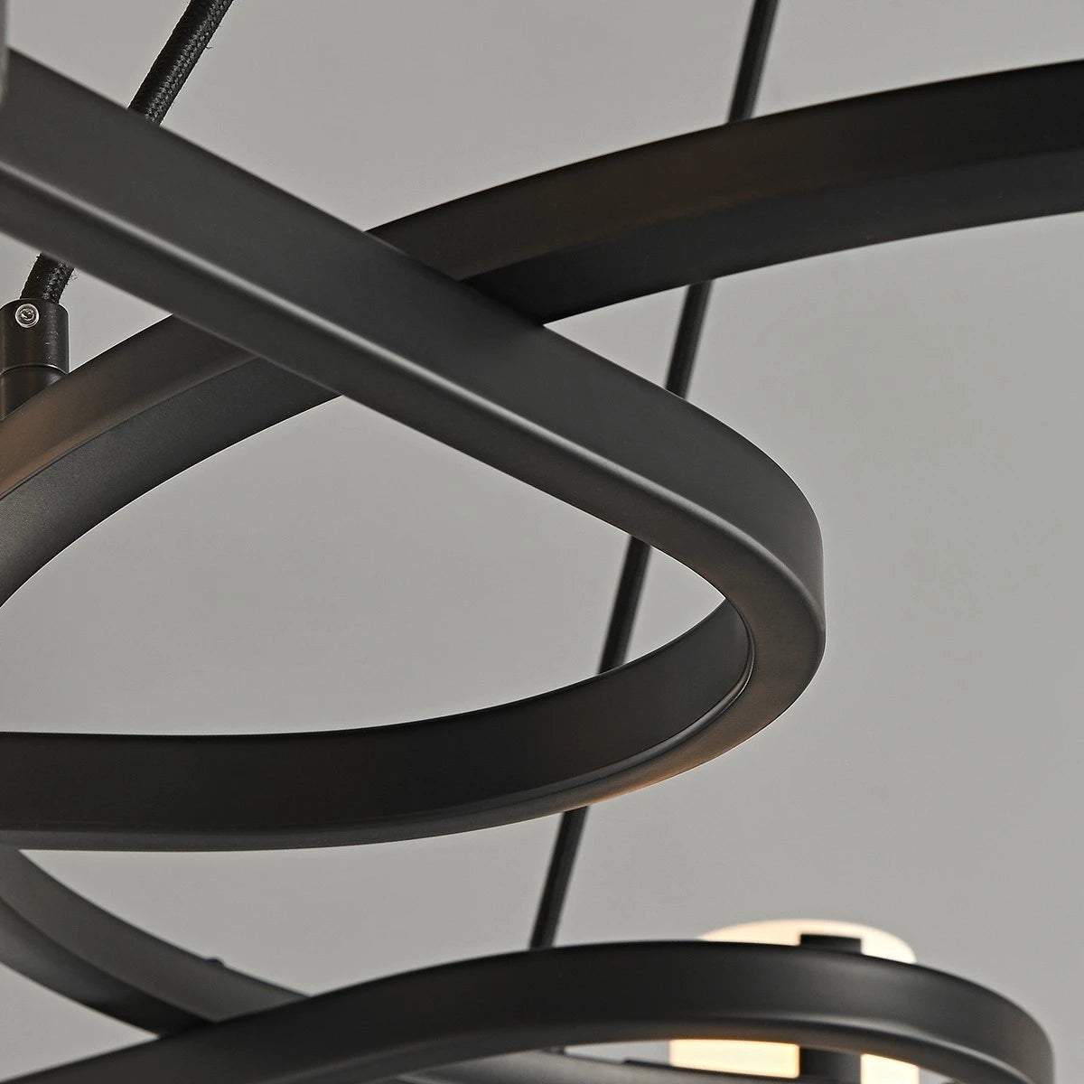 Nordic Creative Multi-Headed Round Chandelier - Zelno