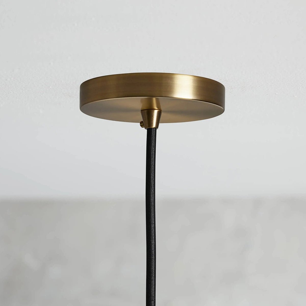 Ohlson Brass Swag Pendant - Zelno