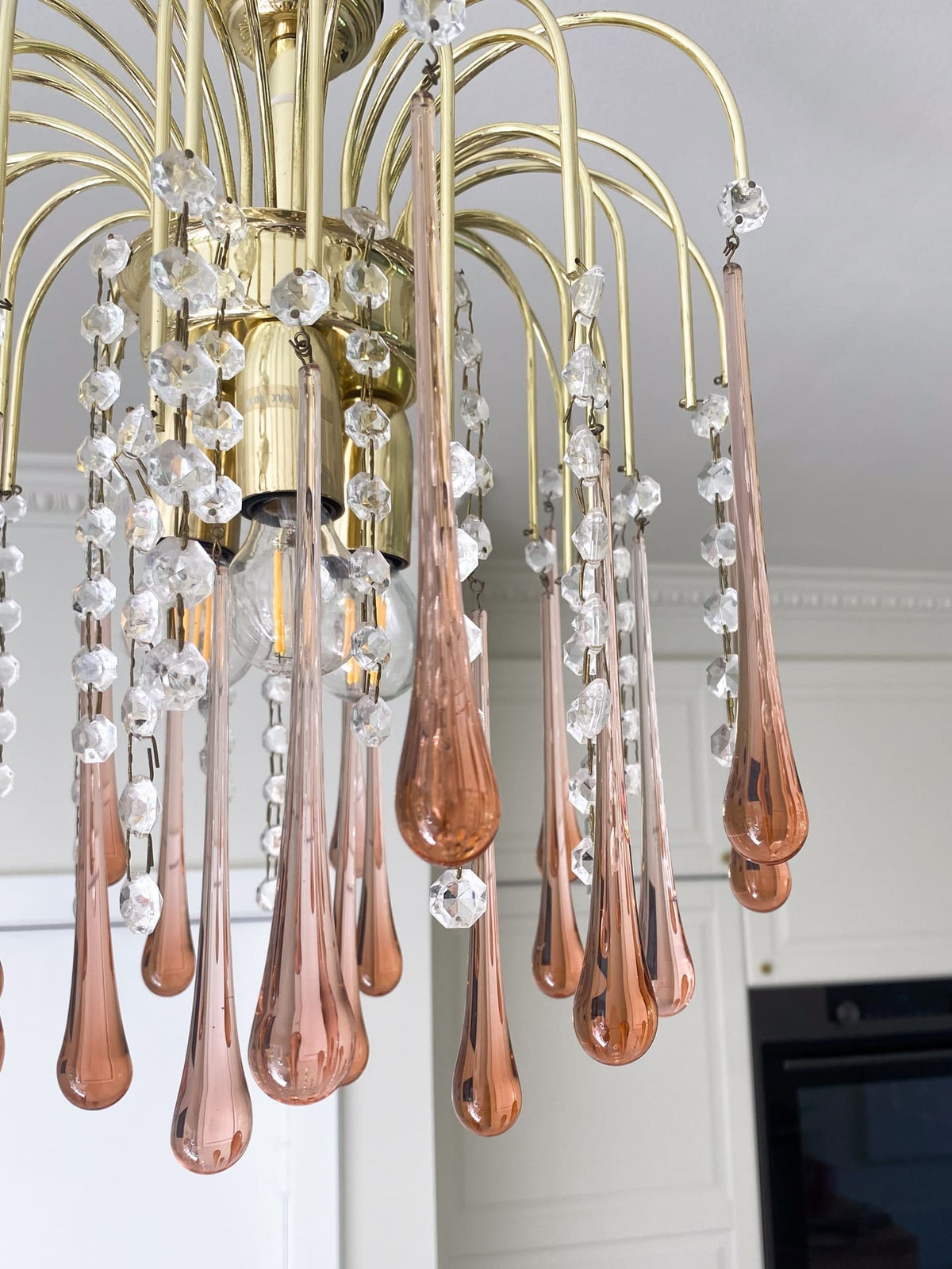 Vintage – Murano Teardrops Chandelier – 70s – Pink prisms - Zelno Lighting