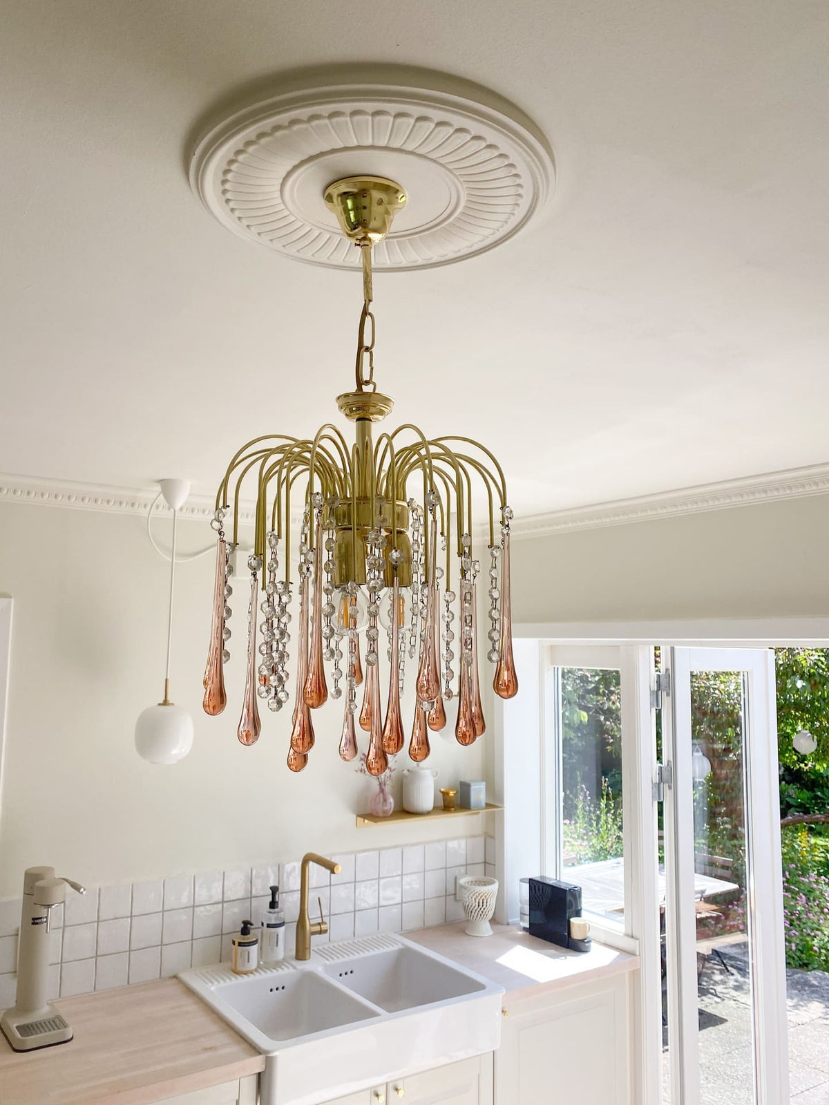 Vintage – Murano Teardrops Chandelier – 70s – Pink prisms - Zelno Lighting