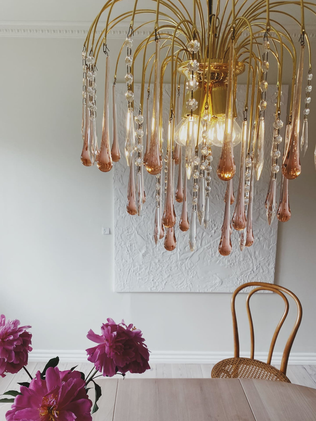 Vintage – Murano Teardrops Chandelier – 70s – Pink prisms - Zelno Lighting