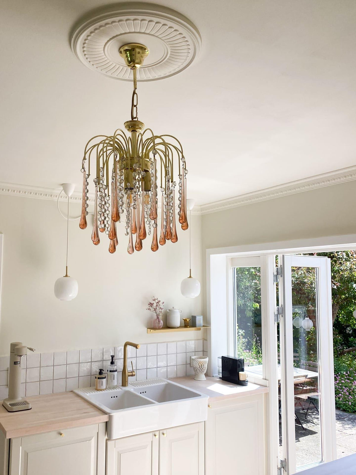 Vintage – Murano Teardrops Chandelier – 70s – Pink prisms - Zelno Lighting
