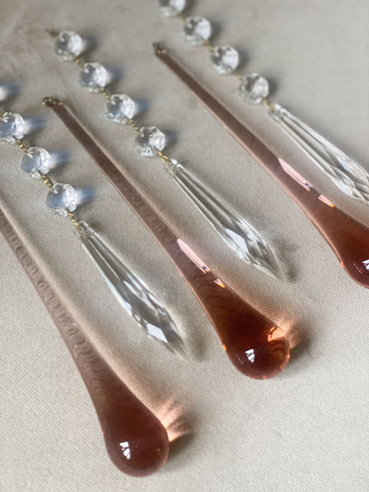 Vintage – Murano Teardrops Chandelier – 70s – Pink prisms - Zelno Lighting