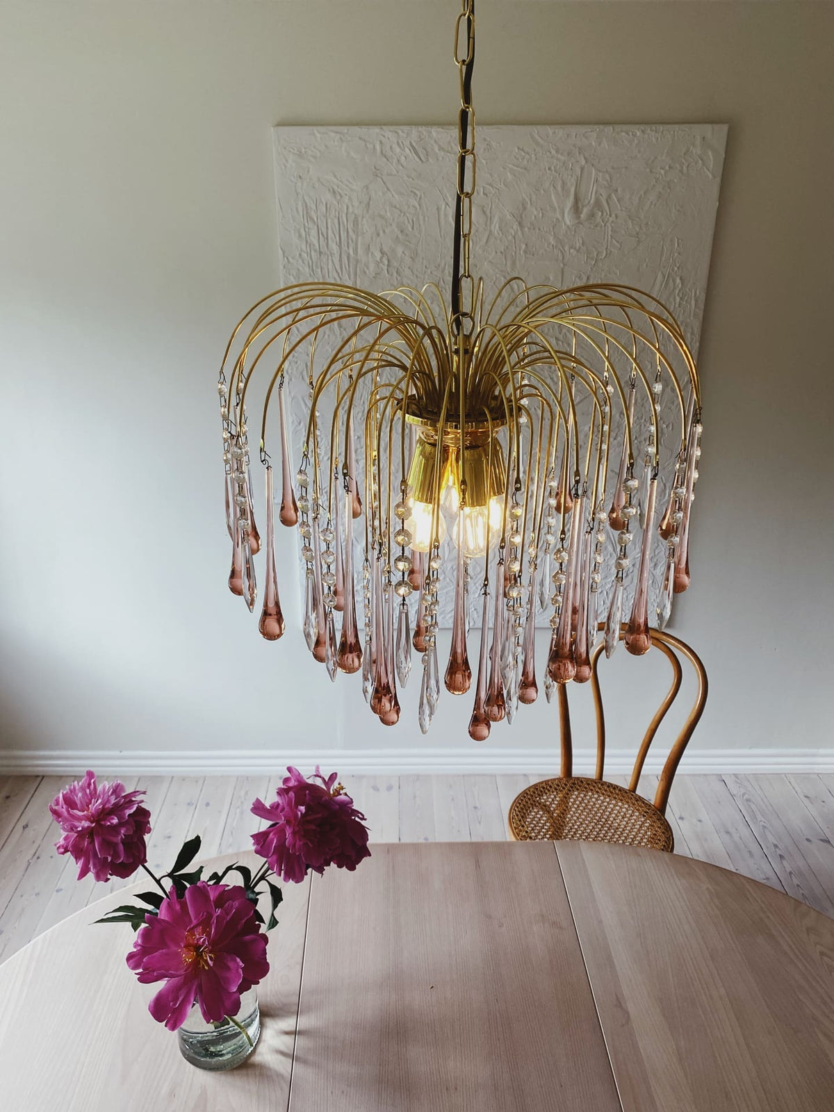 Vintage – Murano Teardrops Chandelier – 70s – Pink prisms - Zelno Lighting