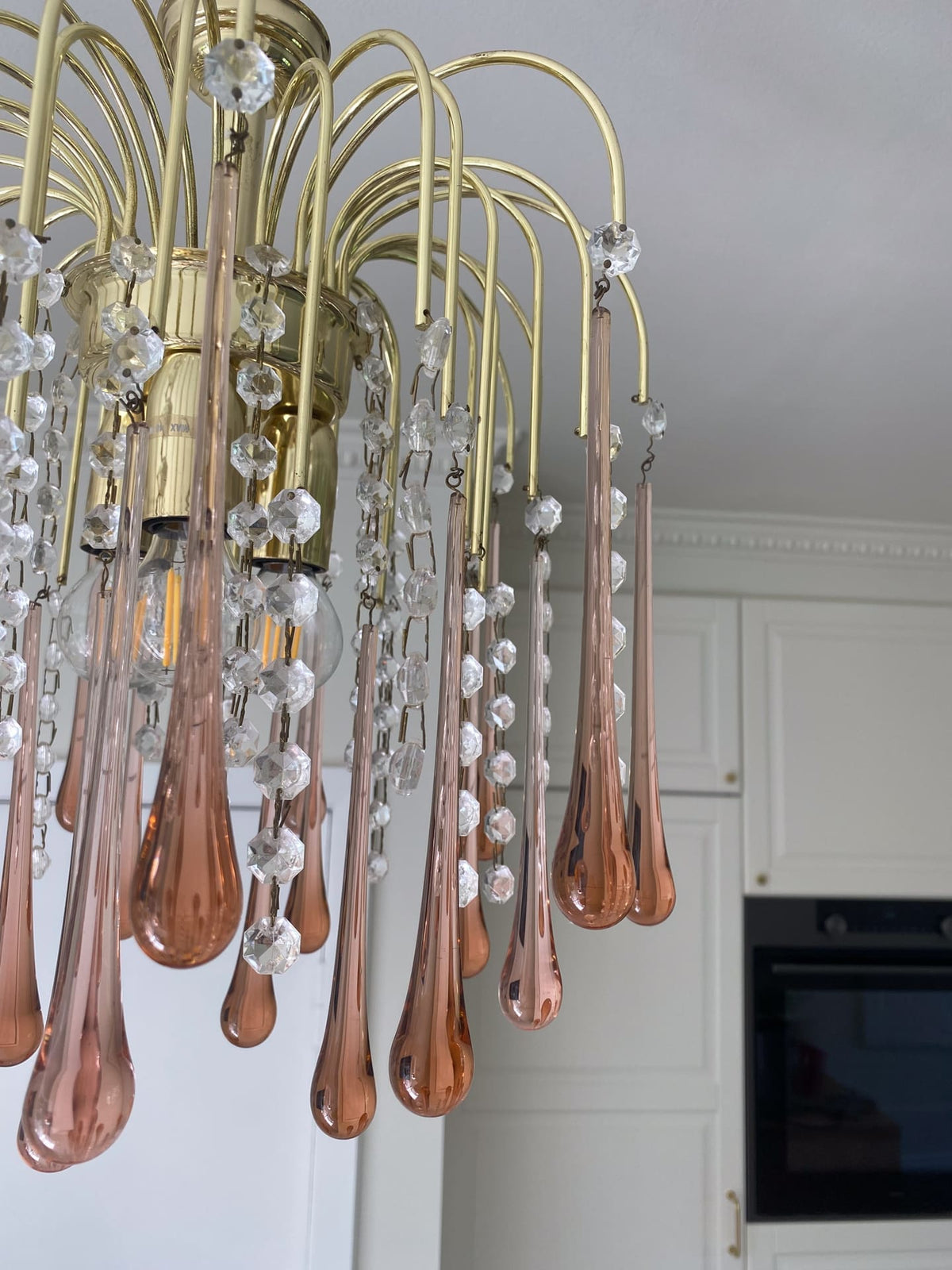 Vintage – Murano Teardrops Chandelier – 70s – Pink prisms - Zelno Lighting
